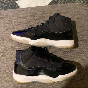 Air Jordan Space Jam 11's
